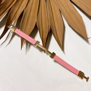 Pink leather geo bracelet S501